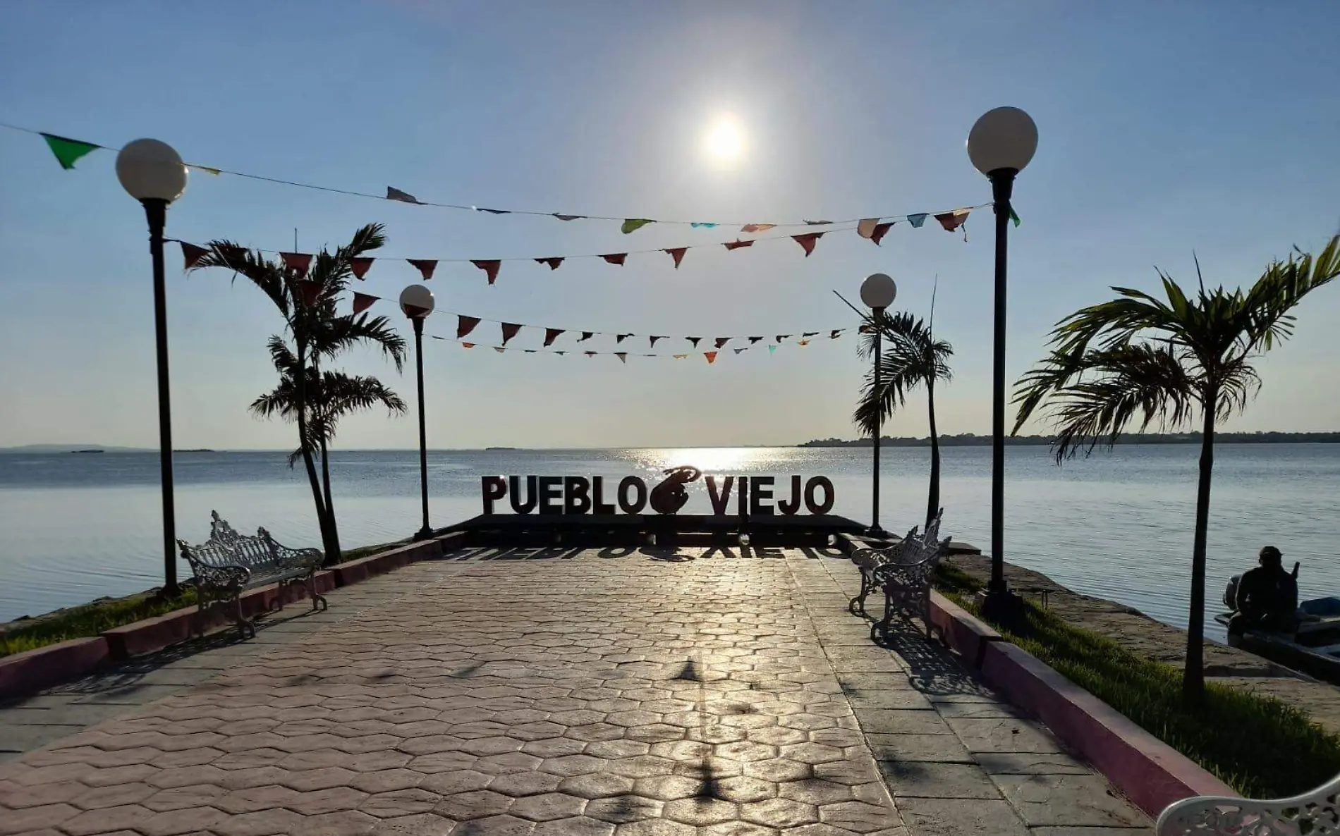 Laguna de Pue blo Viejo